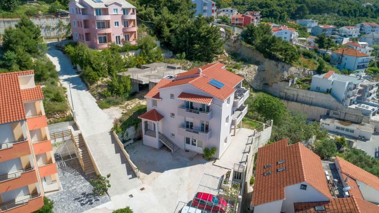 Apartmani Ticinovic Omiš Eksteriør billede