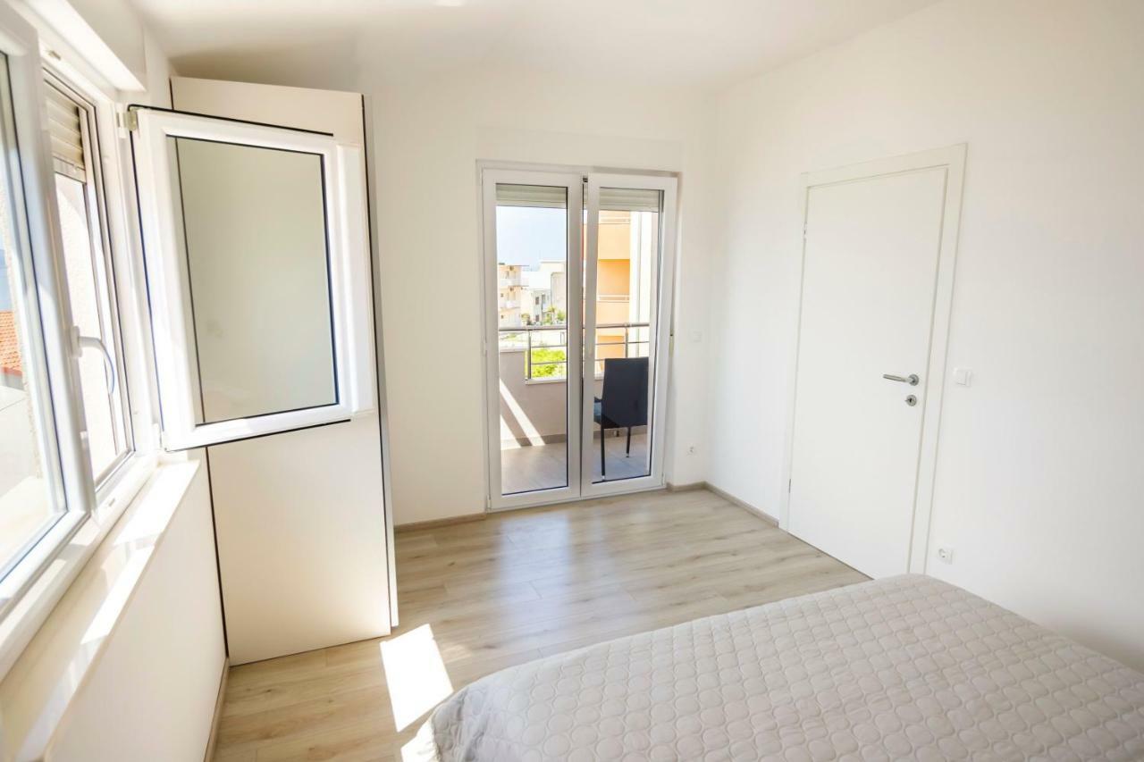 Apartmani Ticinovic Omiš Eksteriør billede