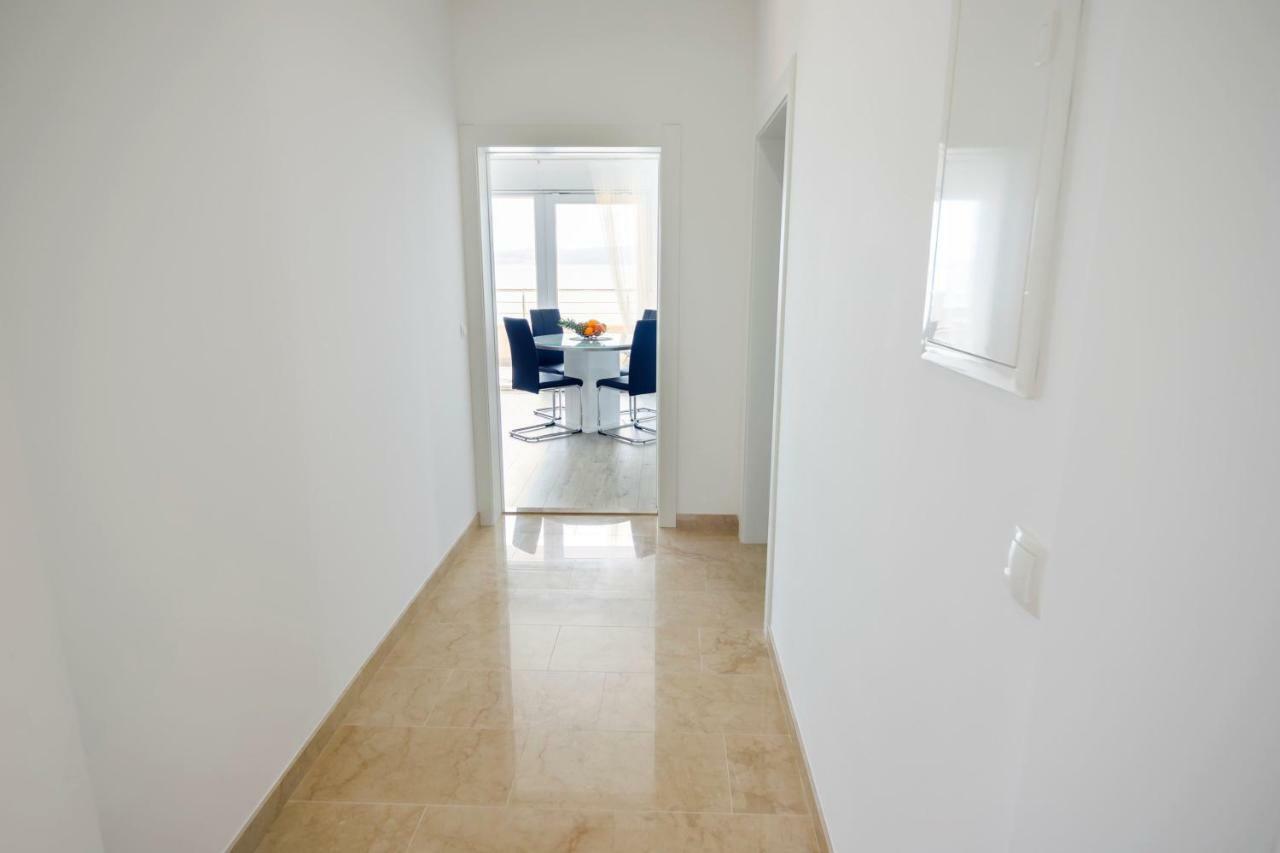 Apartmani Ticinovic Omiš Eksteriør billede