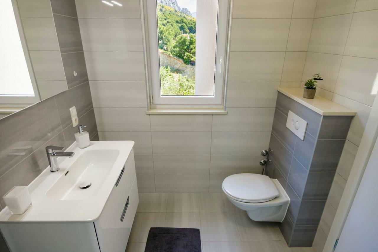 Apartmani Ticinovic Omiš Eksteriør billede