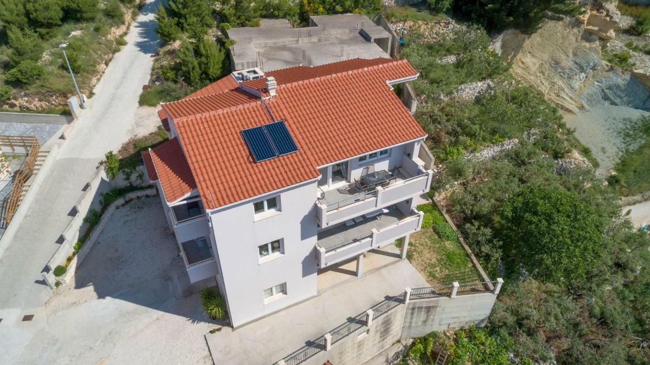 Apartmani Ticinovic Omiš Eksteriør billede