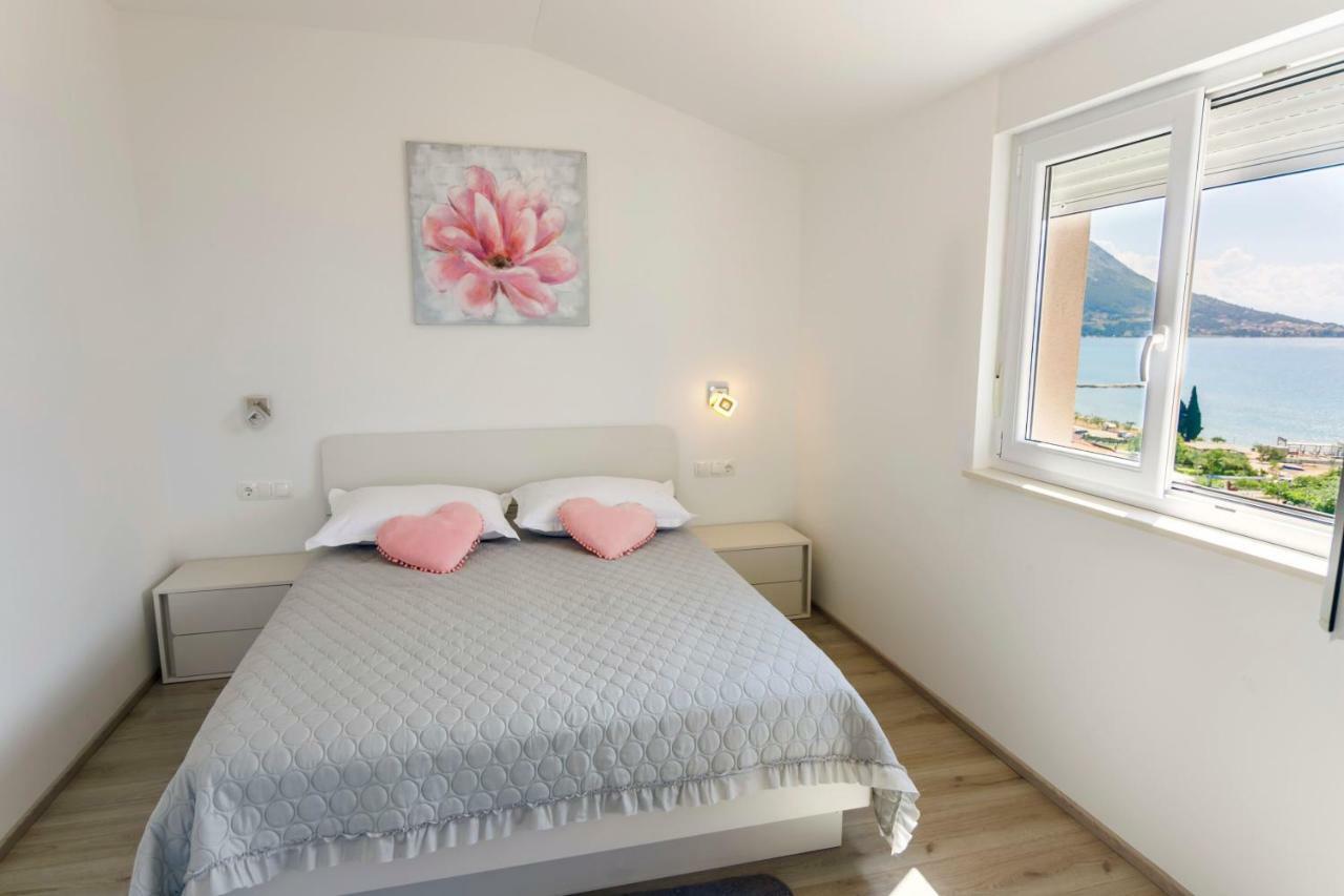 Apartmani Ticinovic Omiš Eksteriør billede