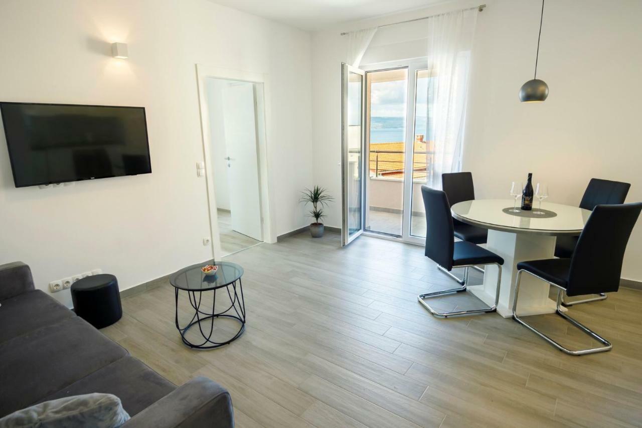 Apartmani Ticinovic Omiš Eksteriør billede