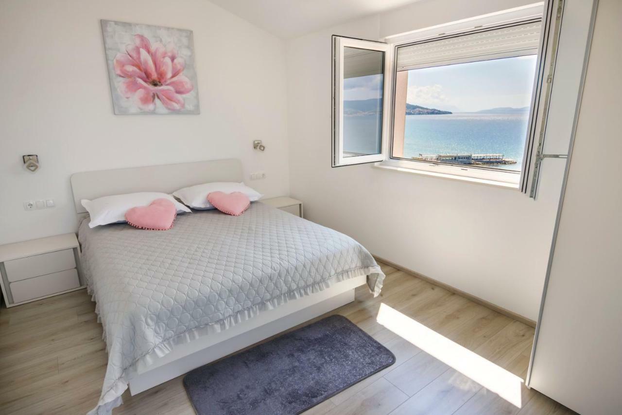 Apartmani Ticinovic Omiš Eksteriør billede